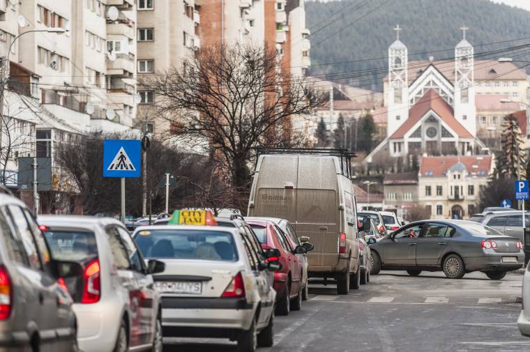 Forgalomszabályozást terveznek a csíkszeredai Kossuth Lajos utcában