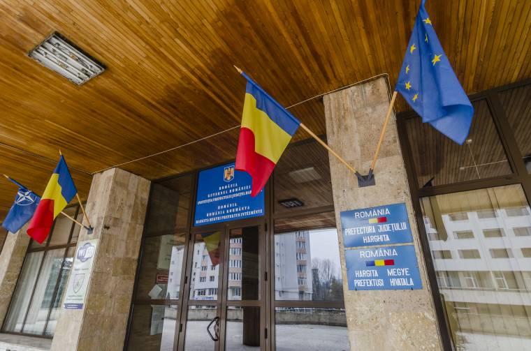 Nyilvános konfliktus alakult ki Jean Adrian Andrei prefektus és Tar Gyöngyi igazgató között