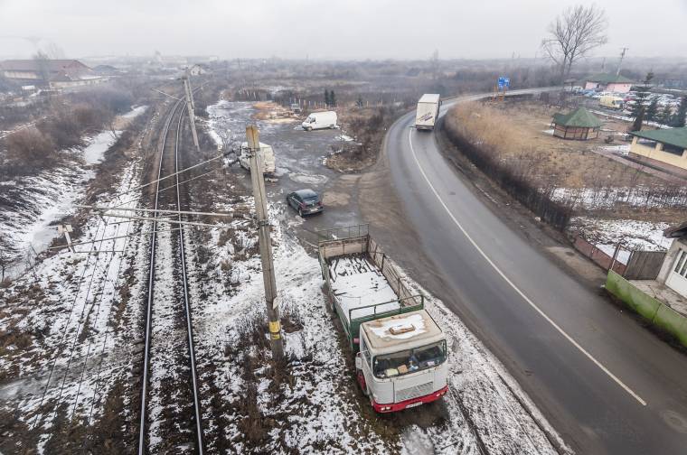 Tehermentesítő út, de mikor?