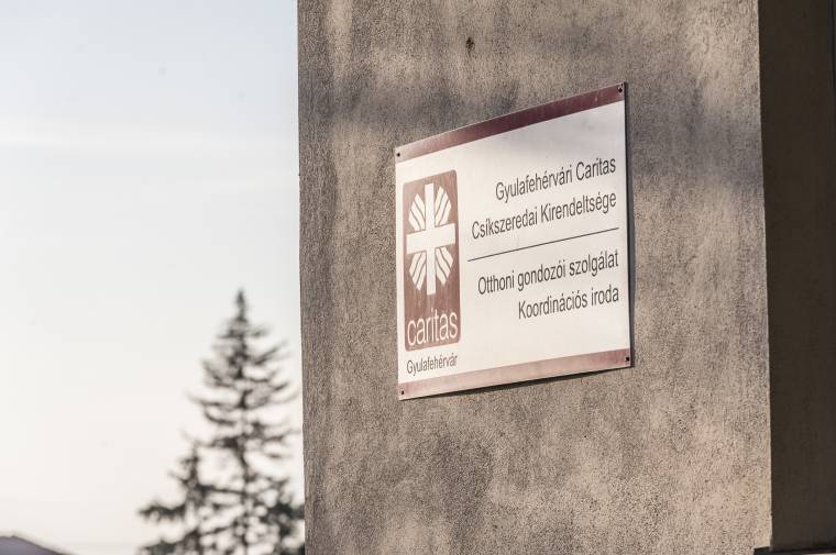 Az idősek ellátásával, online tanácsadással folytatja tevékenységét a Gyulafehérvári Caritas