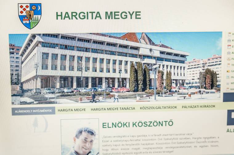 Elutasított címerterv: történelmileg alátámasztott, de zsúfolt
