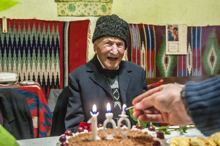 Tanács egy százévestől: dolgozni és imádkozni kell