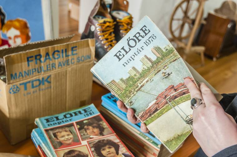 Farsanggal kapcsolatos emléktárgyakat is gyűjtenek