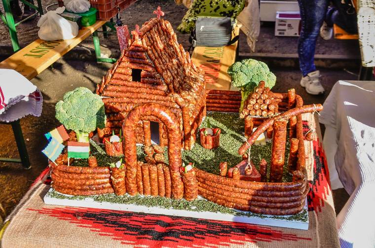 Még a ház is kolbászból volt