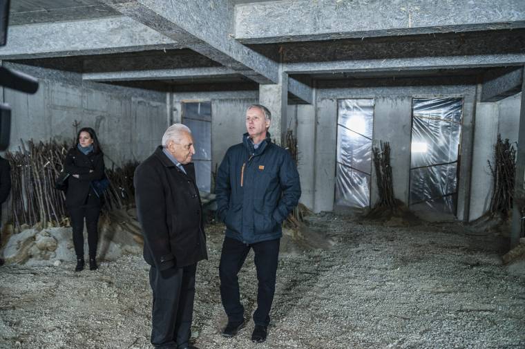 Tanmedencét építenek Gyimesfelsőlokon