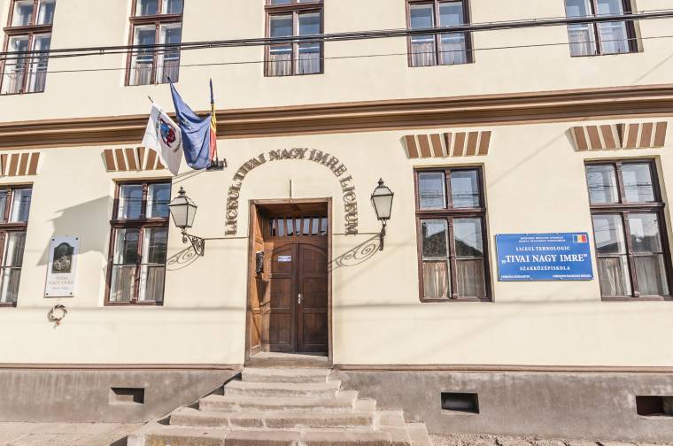 Nem tudják itthon tartani a végzősöket