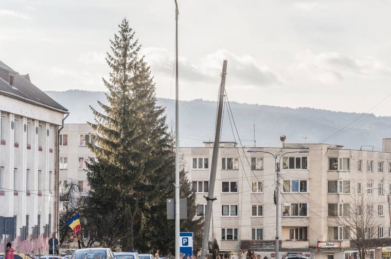 Egy év után folytatják a közvilágítás modernizálását