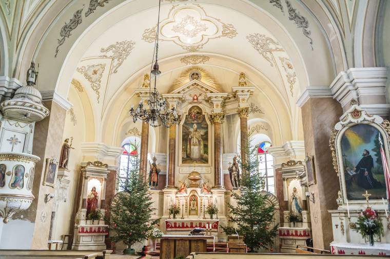 Tusnádi templomfelújítás meglepetéssel