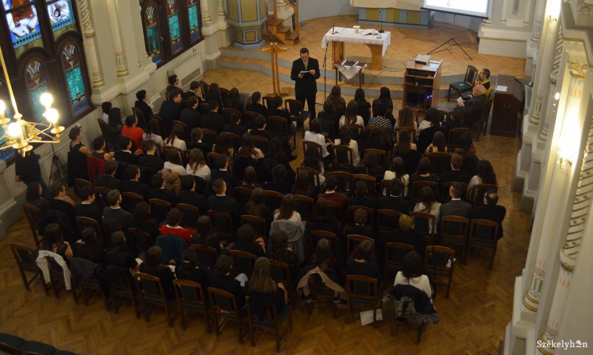 &bullet;  Fotó: Iochom Zsolt