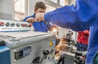 Duális szakképző-központot alakíthatnak ki Csíkszeredában