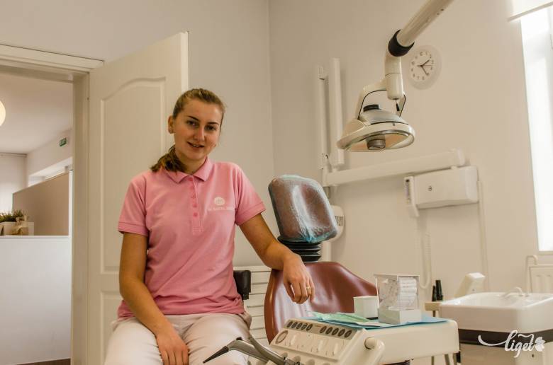Bartha Emese fogorvos: a tejfogak kezelése is fontos •  Fotó: Sándor Csilla