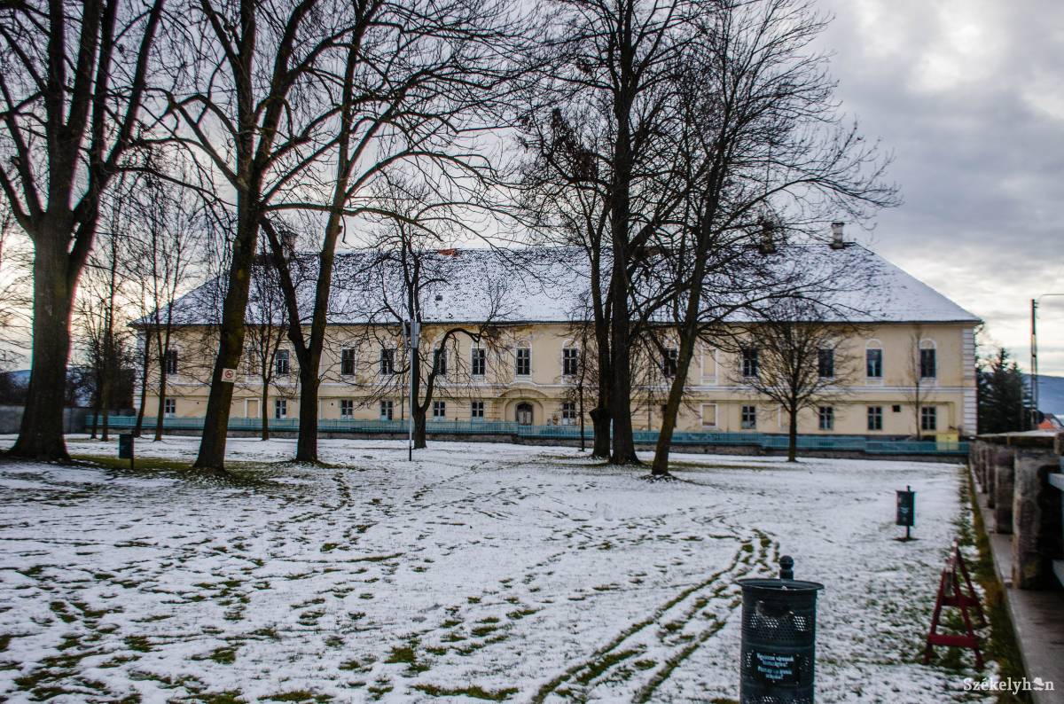 A fertőző betegségek és tüdőgyógyászati kórházi osztáyokat Csíksomlyóról kell elköltöztetni •  Fotó: Sándor Csilla