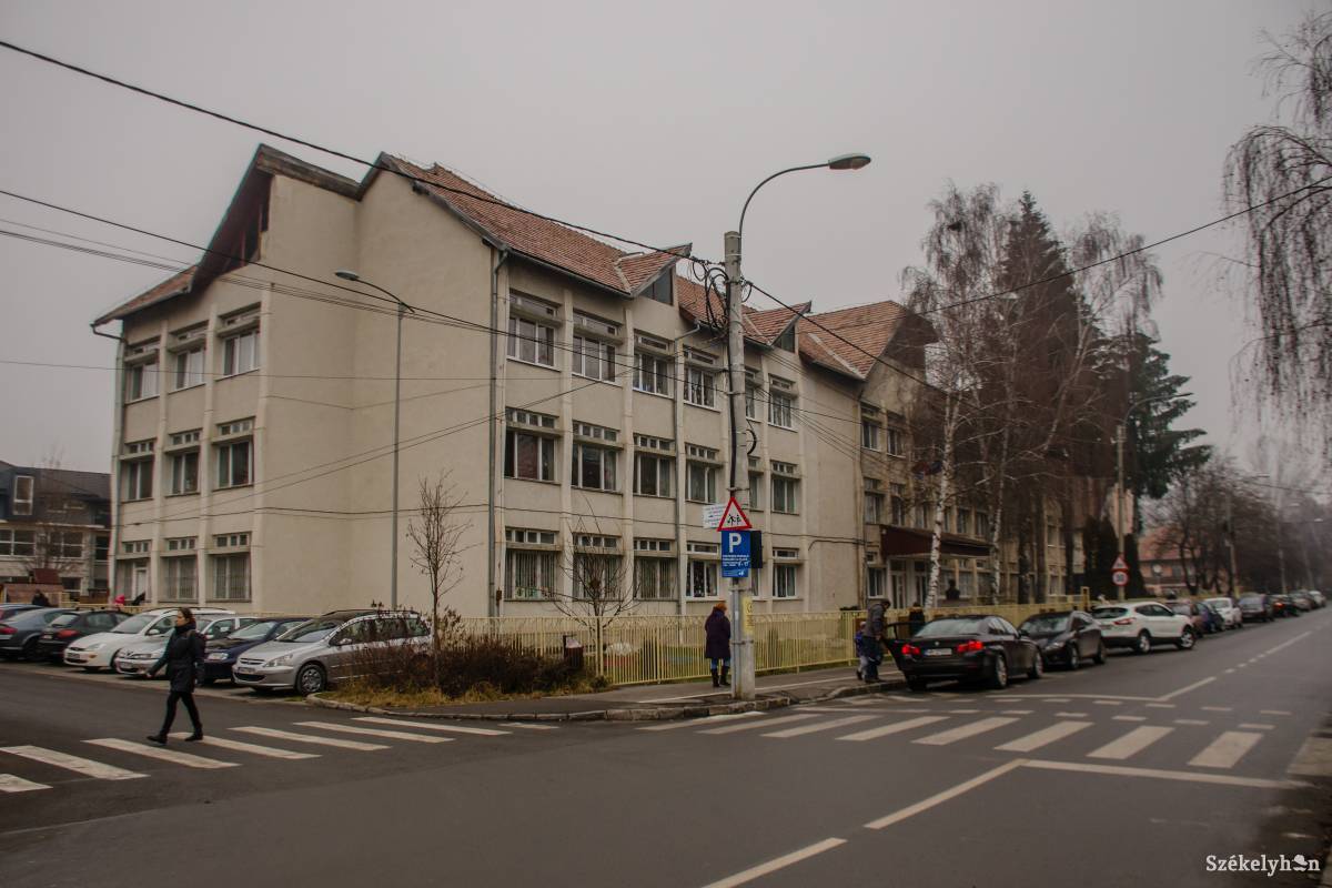A Liviu Rebreanu Általános Iskola épülete &bullet;  Fotó: Sándor Csilla