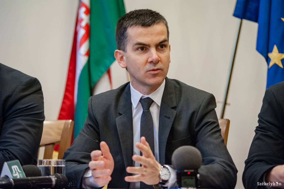 Tóth László csíkszeredai főkonzul: olvad a jég a magyar–román viszonyban •  Fotó: Gecse Noémi