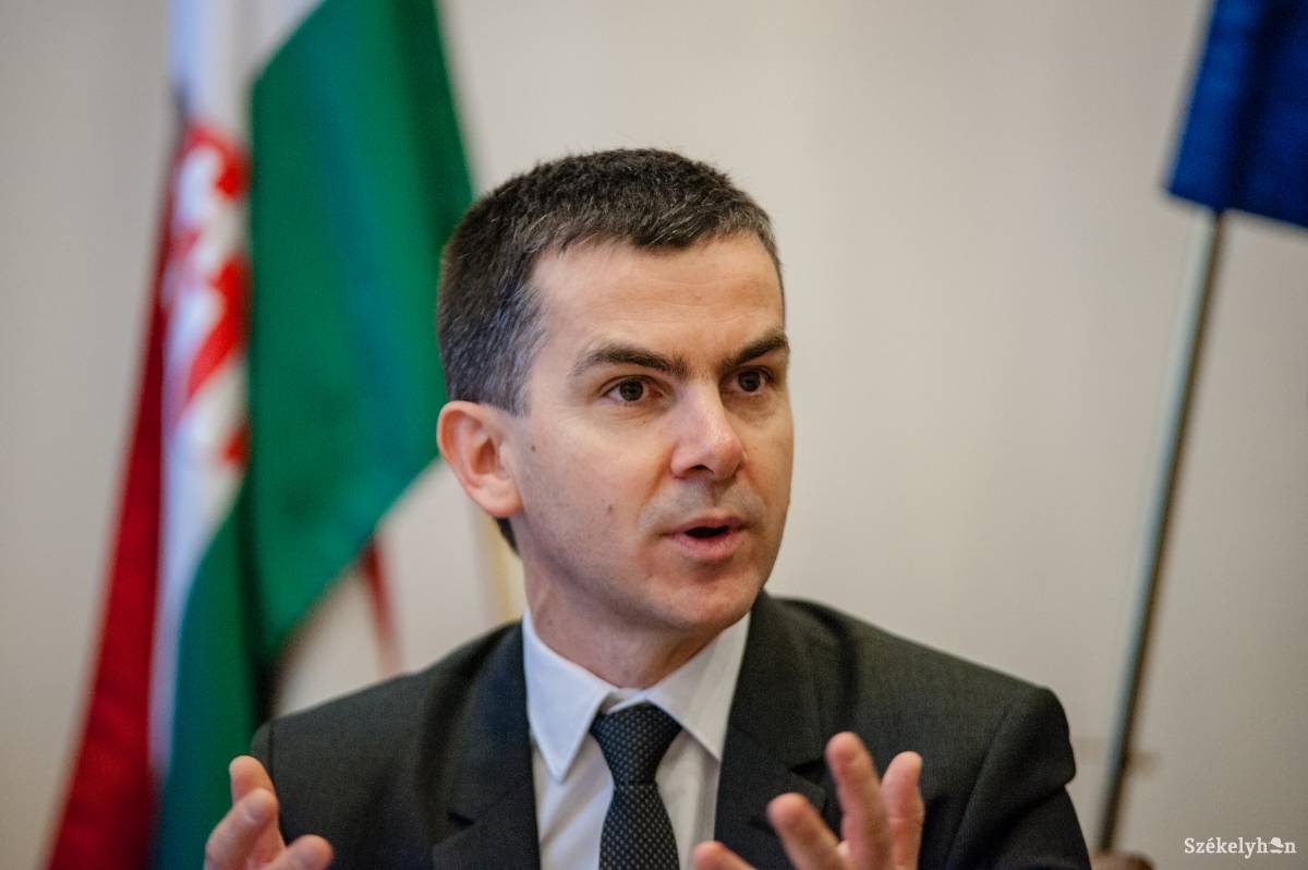 Tóth László: a támogatások egyetlen feltétele, hogy a gyermek magyar anyakönyvvel rendelkezzen •  Fotó: Gecse Noémi