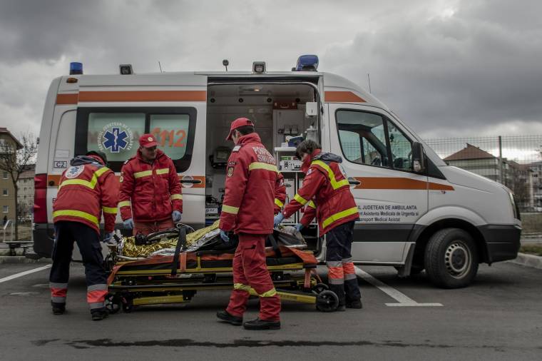 Tizenkét éves kislány zuhant le egy tömbház nyolcadik emeletéről, életét vesztette