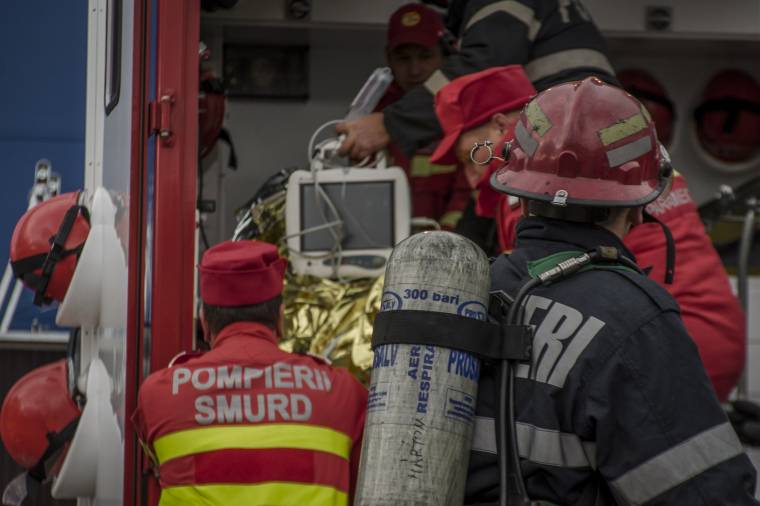 Beleesett a folyóba, és az iszapba ragadt – tűzoltók mentették ki a Marosból a tinédzsert