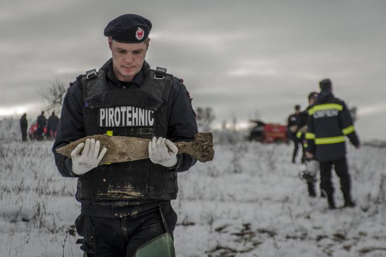 Robbanólövedéket talált egy udvarhelyi lakos, amikor alapot ásott kerítésének