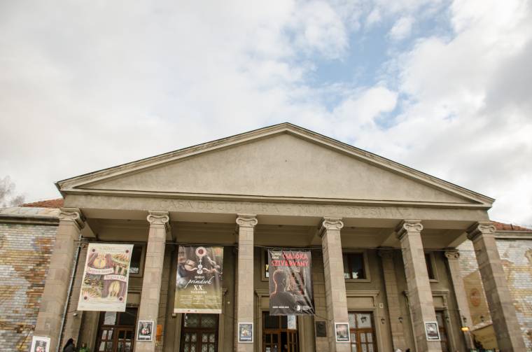 A Csíki Játékszín lelkét irtják ki?