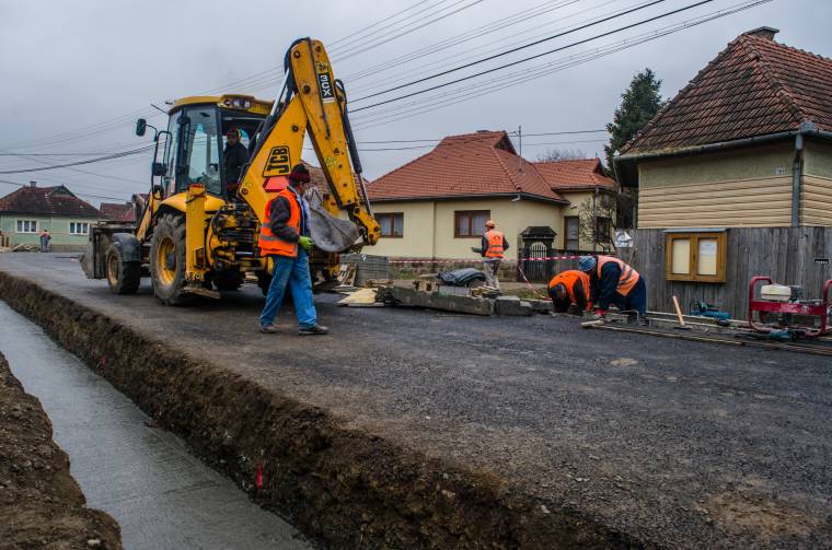 Jövőre is marad aszfaltozásra váró szakasz a 123E jelzésű megyei úton