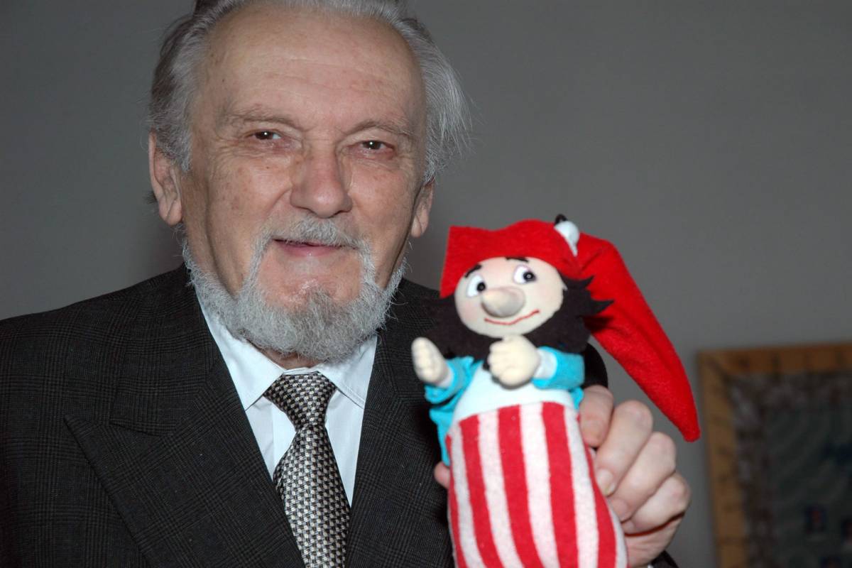 Fodor Sándor és mesehőse Csipike •  Fotó: Biró István