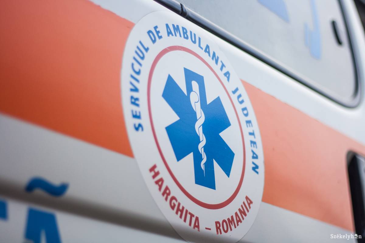 Nem mindenki veszi komolyan a mentősök munkáját. Életekbe kerülhet. Illusztráció •  Fotó: Tamás Attila