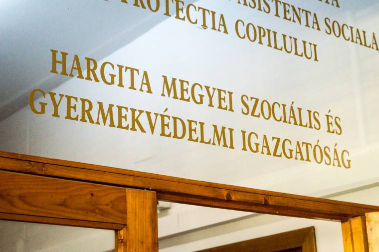 Továbbra is válságos helyzetben van a Hargita megyei gyermekvédelem