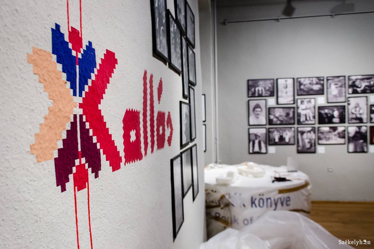 A Kallós-gyűjteményt ismerteti, méltatja a tárlat •  Fotó: Sándor Csilla