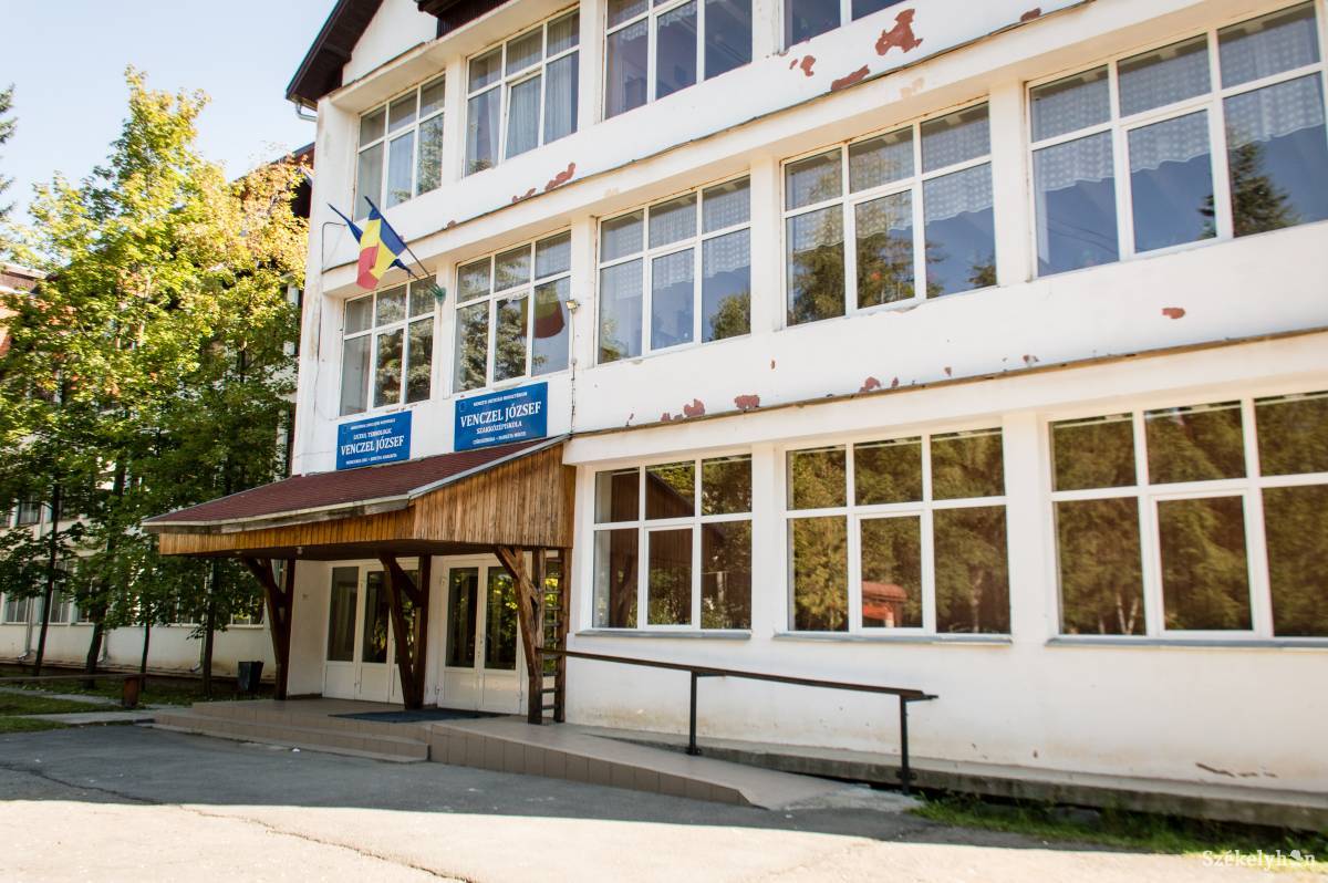 A Venczel József Szakközépiskola energetikai hatékonyságának növelésére 5,4 millió lejt fordítanának •  Fotó: Sándor Csilla