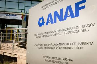 Országszerte tiltakozó akciókba kezdtek a pénzügyi igazgatóságok alkalmazottai a kormány megszorító intézkedései miatt