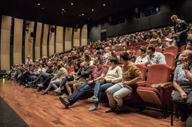 Különleges zenei élménnyel, telt házas vetítéssel startolt el a Filmszereda
