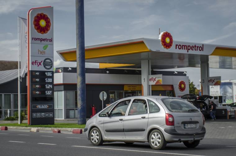 Egyes töltőállomásokon hétvégenként néhány banival olcsóbban juthatunk a megdrágult üzemanyaghoz