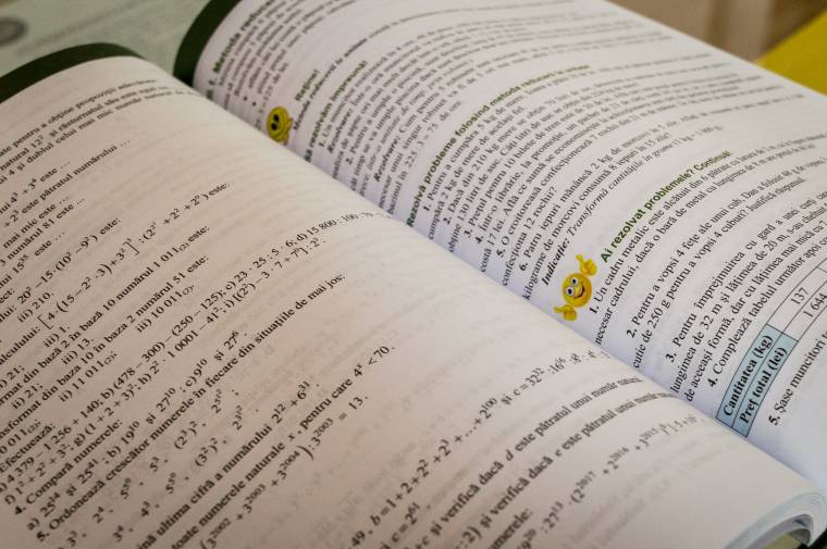 Rábólintott a tankönyvtervezetre a képviselőház