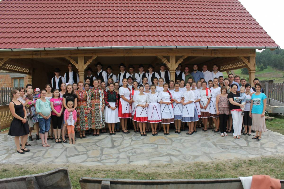 A néptánc életforma. A Bóbiska tizenöt éves fennállására szervezett ünnepség •  Fotó: Bóbiska néptánccsoport