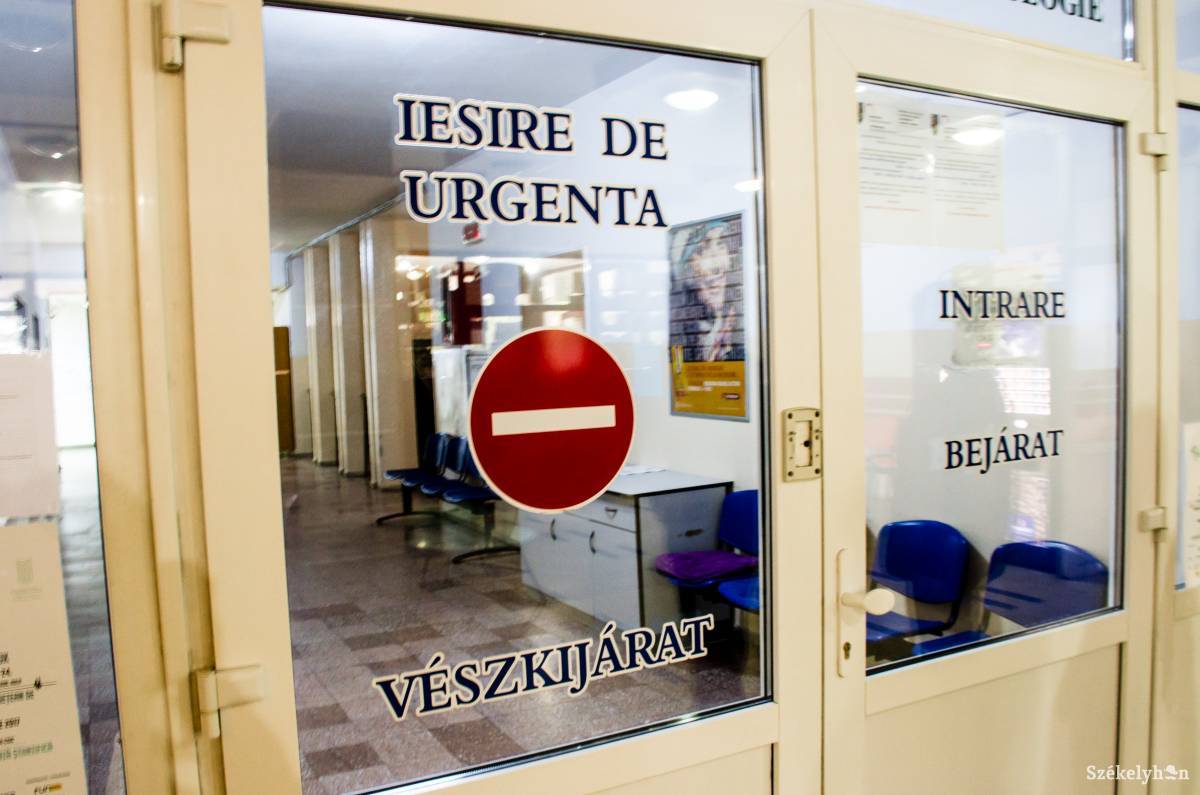 A már megkezdődött beruházással is nehezen haladnak, s még hol vannak azok, amelyeket el sem kezdtek... Archív &bullet;  Fotó: Sándor Csilla