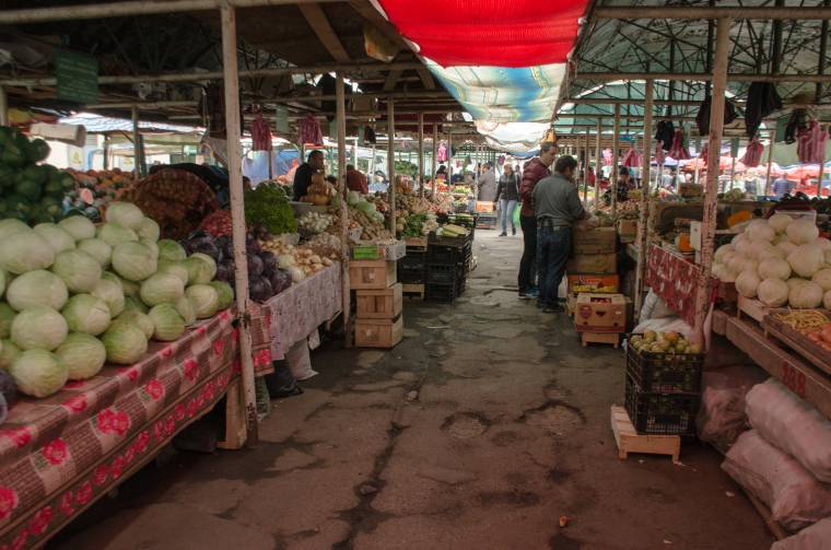 Így teremtene egyenlő esélyt a termelőknek és a viszonteladóknak a csíki piac gondnoka