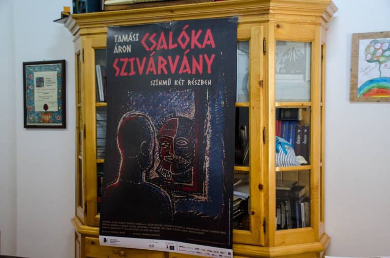 Különös alkalom a színház életében: Csalóka szivárvány a Játékszínben