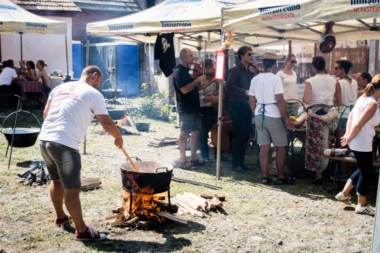 Nem csak maguknak főztek