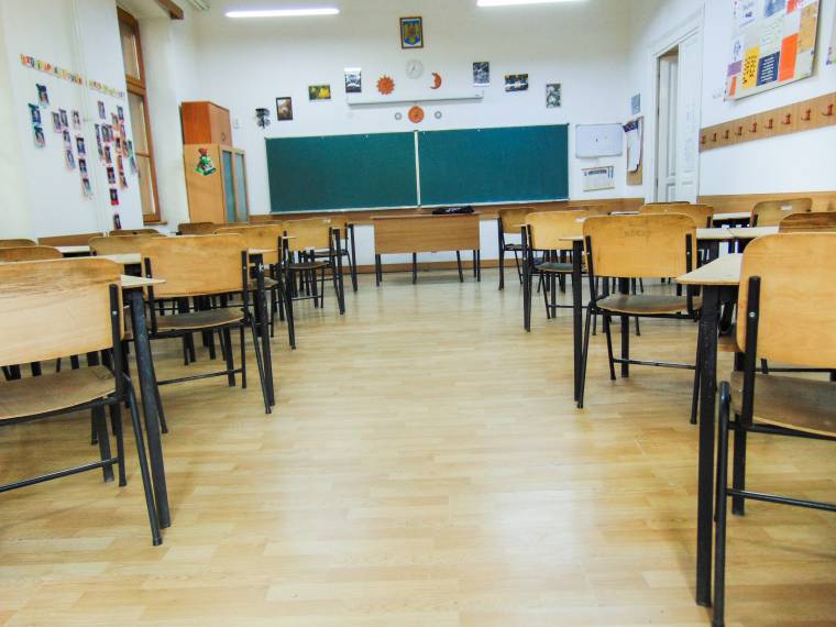 A második félév teljes időtartama alatt fizetnék a pedagógusok póttanóráit