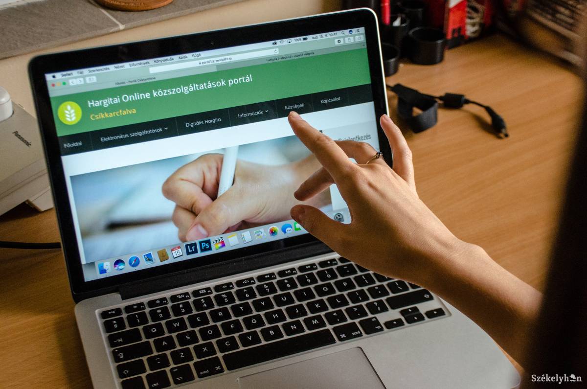Több csíkszéki önkormányzat is használja az elektronikus ügyintézési rendszert •  Fotó: Gecse Noémi