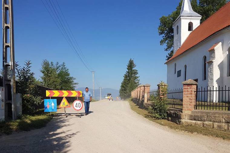 Ismét dolgoznak a csíkpálfavi úton