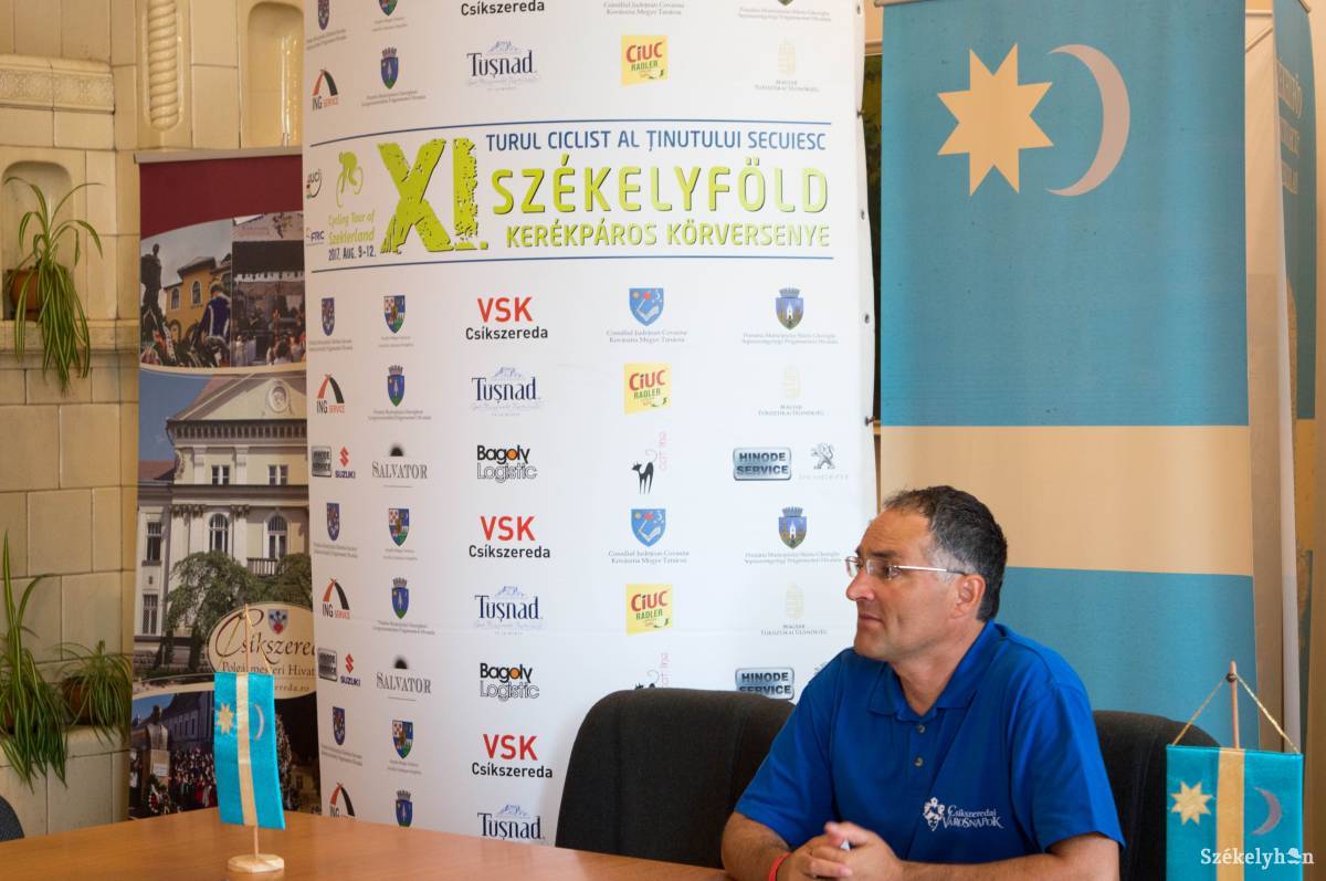 Ráduly Róbert Kálmán csíkszeredai polgármester. Székelyföld Kerékpáros Körversenyének egyik ötletgazdája &bullet;  Fotó: Sándor Csilla