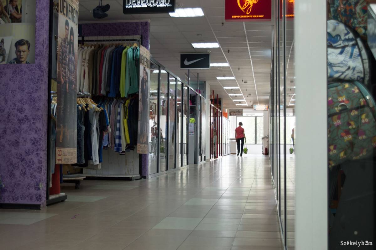 Próbálnak odafigyelni a vásárlókra. Minőségre is van igény &bullet;  Fotó: Sándor Csilla