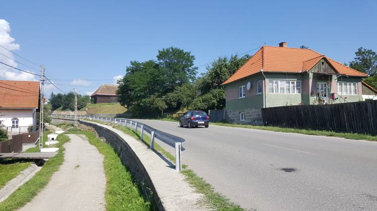 Kiegészítették az út menti szalagkorlátot Csatószegen