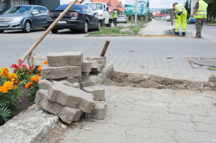Járdákat újítanak fel Csíkszeredában