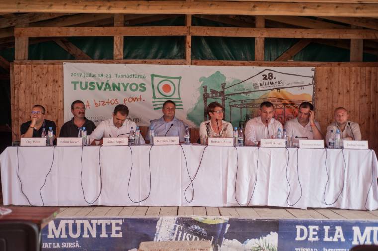 Tusványos – A Kárpát-medencei magyar elöljárók közösségépítő szerepét hangsúlyozták