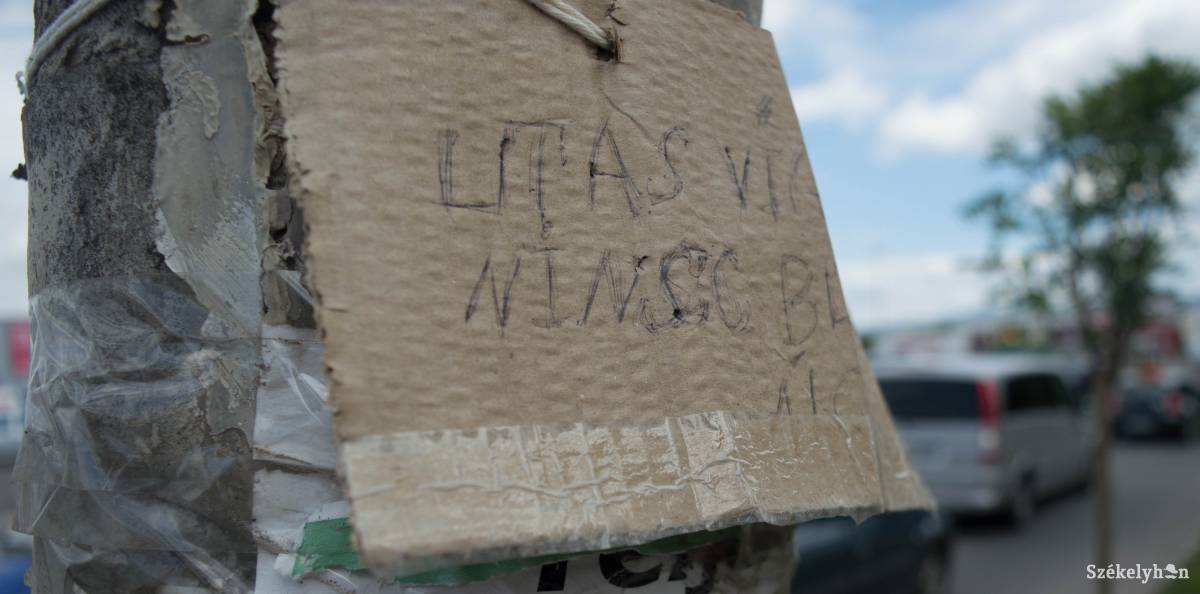 Nem állhatnak meg a távolsági buszok a Nagyrét utcában •  Fotó: Sándor Csilla