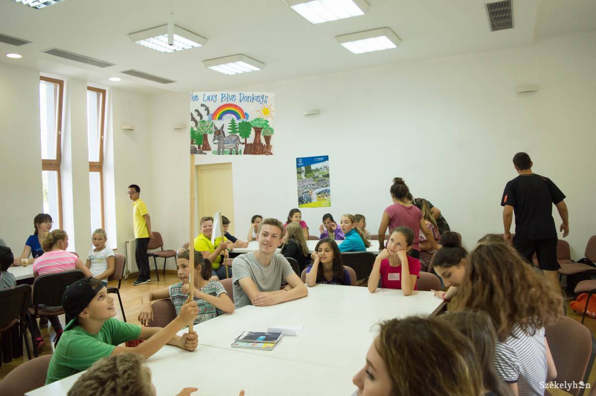 A foglalkozásoknak köszönhetően a gyerekek kedvet kaphatnak, hogy angolul tanuljanak •  Fotó: Sándor Csilla
