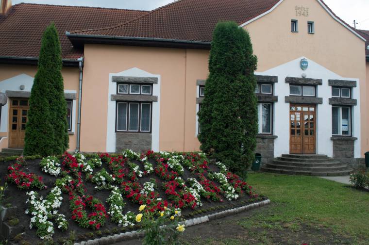 Csíkkozmáson már a téli és jövő tavaszi Községháza feliraton gondolkodnak