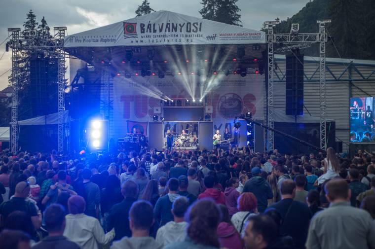 Tusványos: jöjjön, aminek jönnie kell!